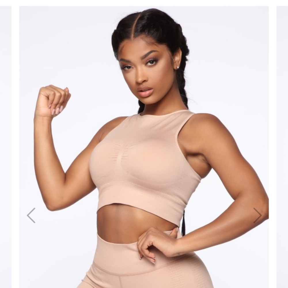 FASHION NOVA SEAMLESS SPORT BRAS
